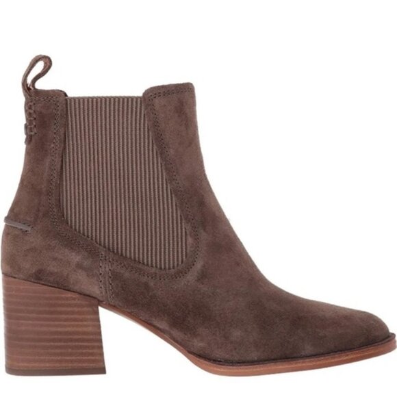 UGG Women's Faye Fashion Boot - Picture 2 of 3